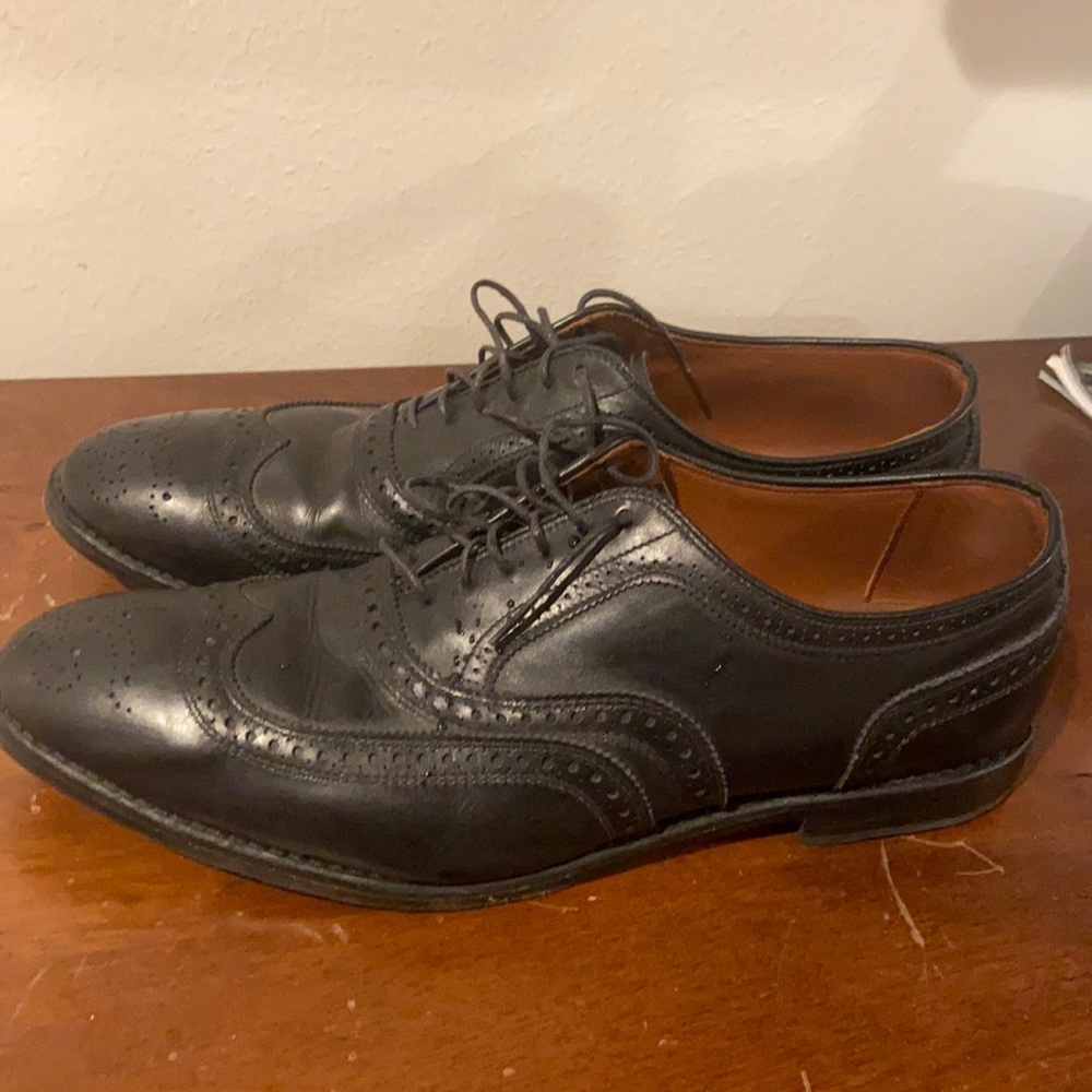 Barely used men’s dress shoes
